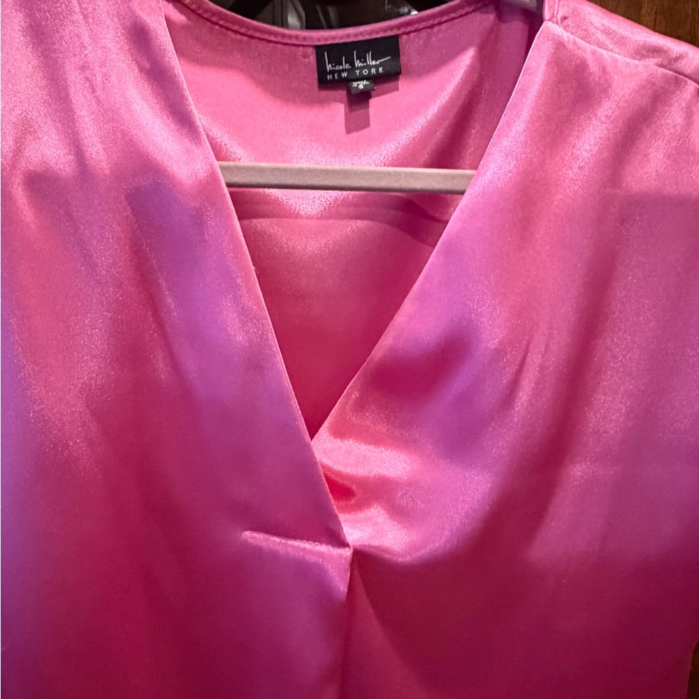 Nicole Miller NEW w/ Tags Pink Satin Top - perfect pretty in Pink Discount Ship - Picture 2 of 7